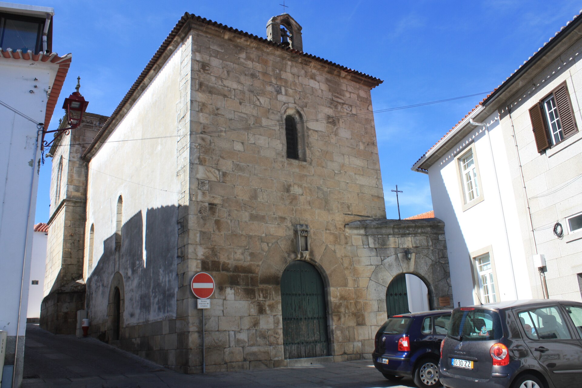 Imagem de referência de Igreja da Misericórdia de Freixo de Espada à Cinta, descrito nos dados abertos como igreja em Freixo de Espada à Cinta, Portugal