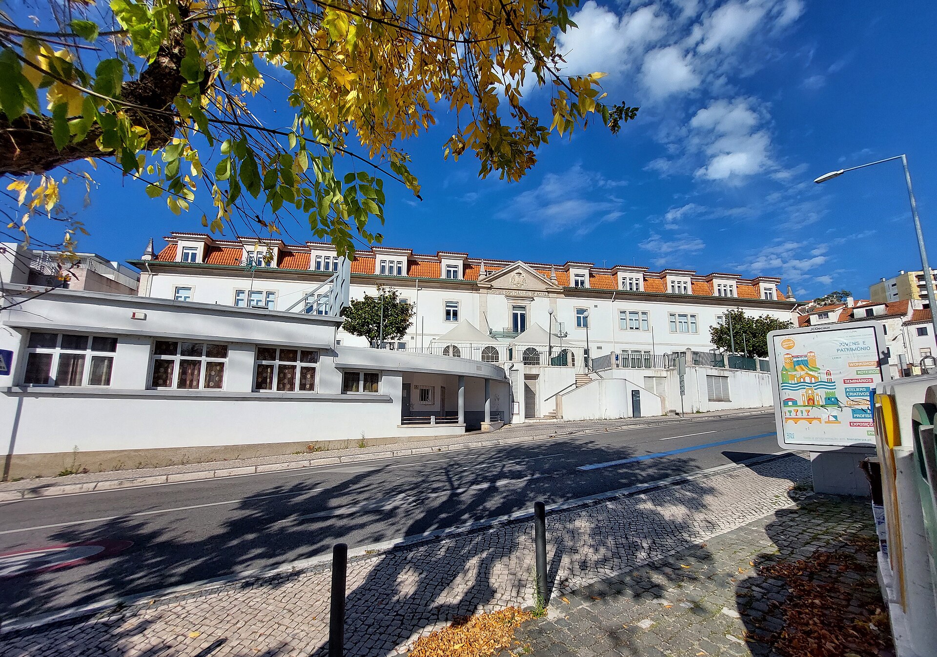 Imagem de referência de Hospital D. Manuel de Aguiar, descrito nos dados abertos como hospital privado assistencial construído em 1800 em arquitetura pombalina