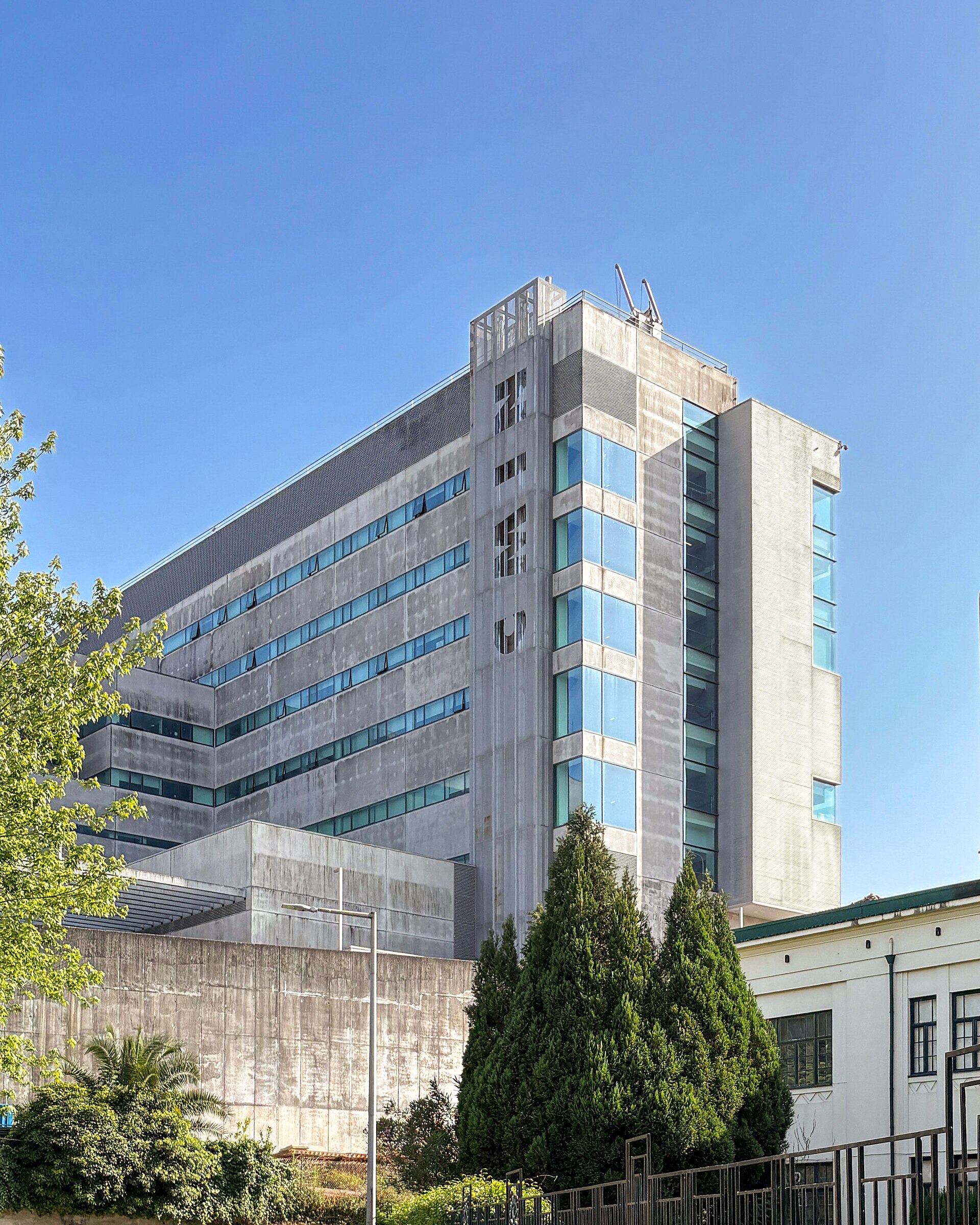 Imagem de referência de Centro Materno-Infantil do Norte, descrito nos dados abertos como hospital público no Porto, Portugal, especializado em obstetrícia e saúde infantil