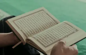 Surat Al-Hashr Ayat 18 Lengkap Arti dan Kandungannya, Muhasabah untuk Esok Lebih Baik