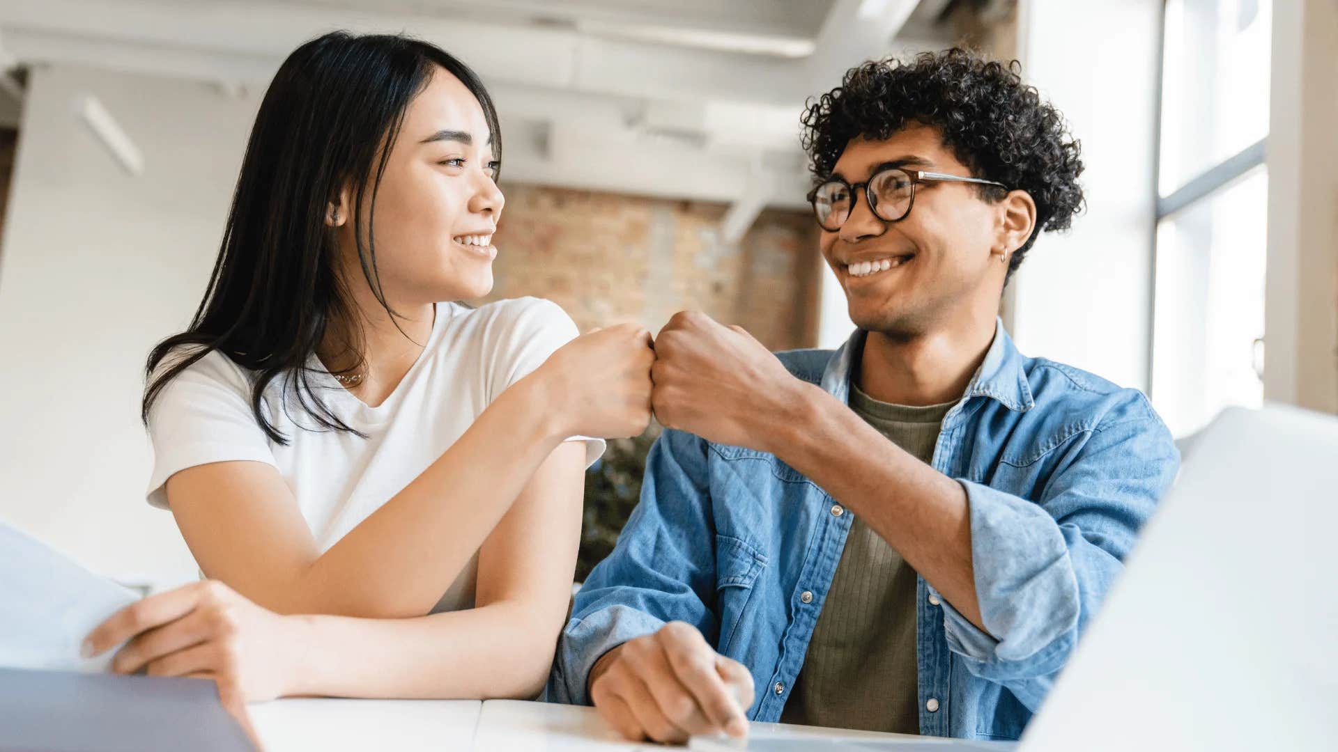 Pessoas criadas por pais extremamente elegantes geralmente dizem 11 frases em conversas casuais