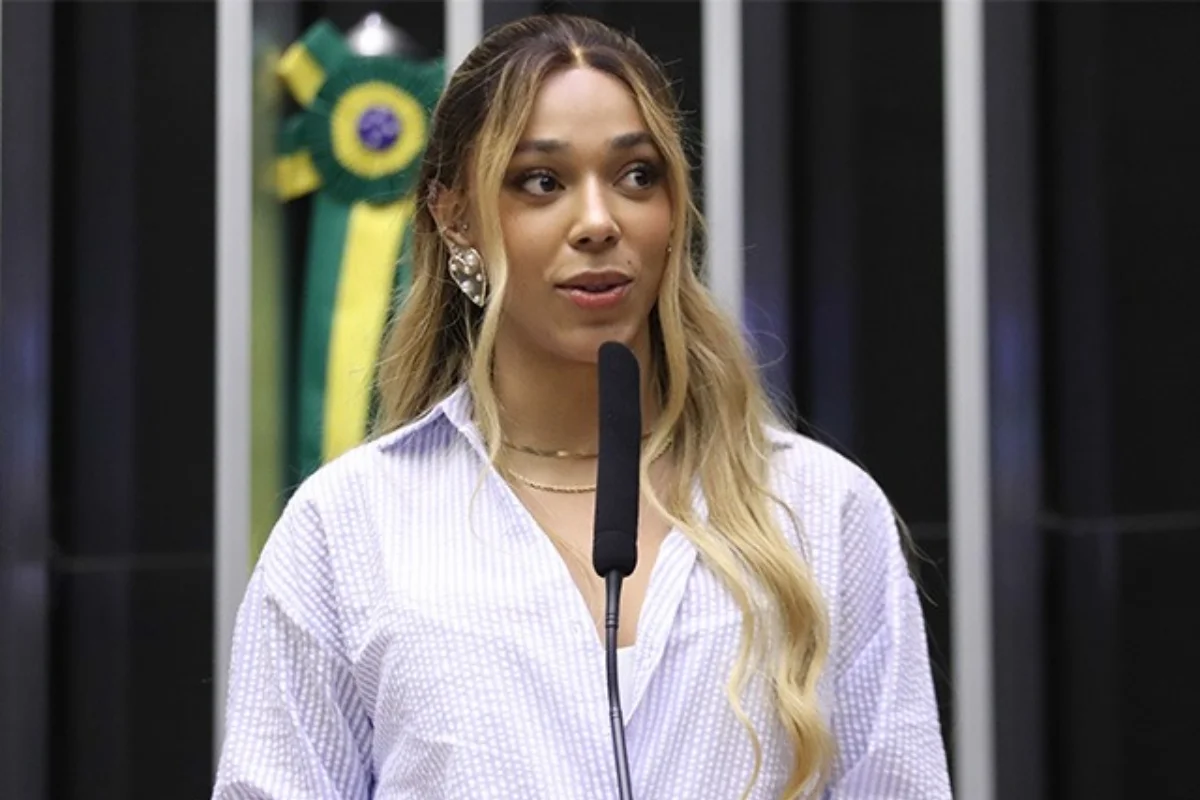 TSE volta atrás e permite post de Erika Hilton sobre Nossa Senhora e Flávio