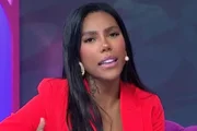 Carol Lekker cita medicamento após urinar ao vivo e pede desculpas