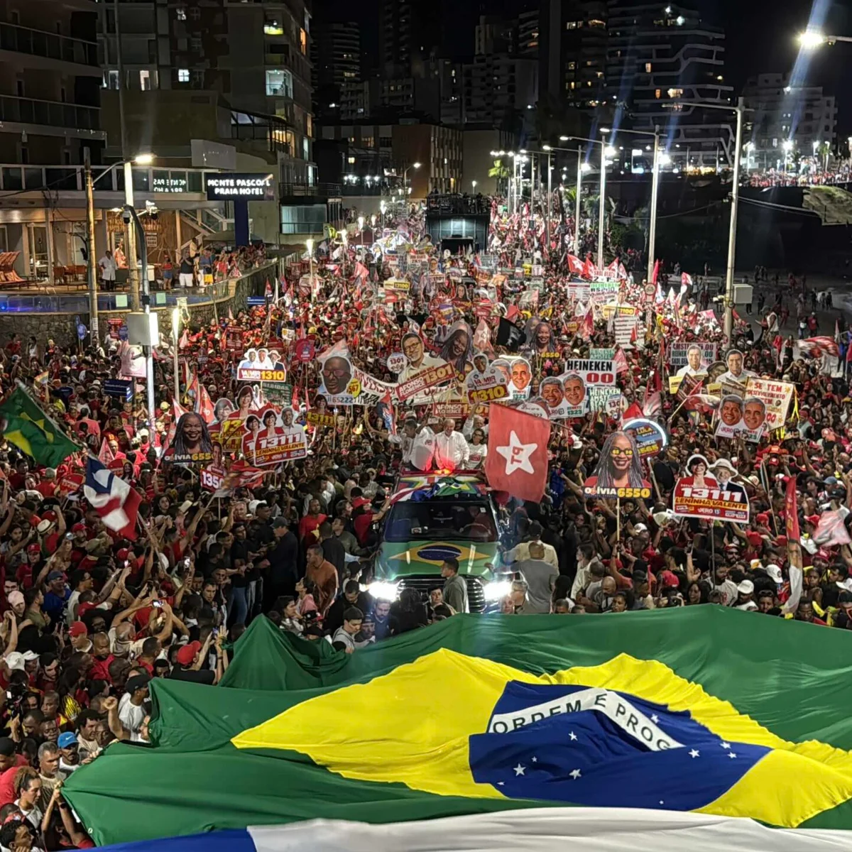 Na Bahia, Lula diz a aliados estar preocupado com crise no STF