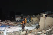 Prédio desabou sobre casa na zona leste de SP