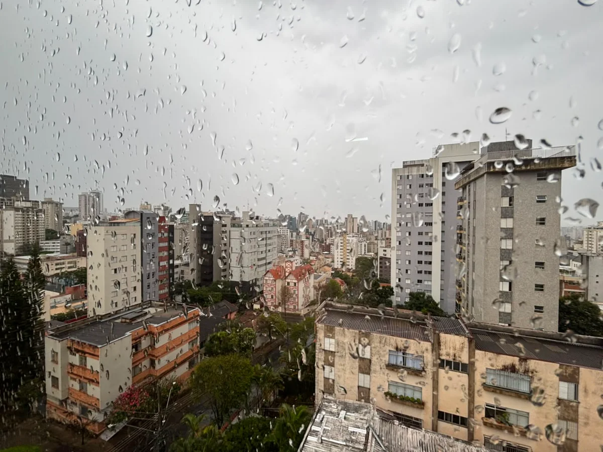 Imagem da matéria: Chuva ameaça 551 cidades de MG com alagamentos e deslizamentos; veja lista