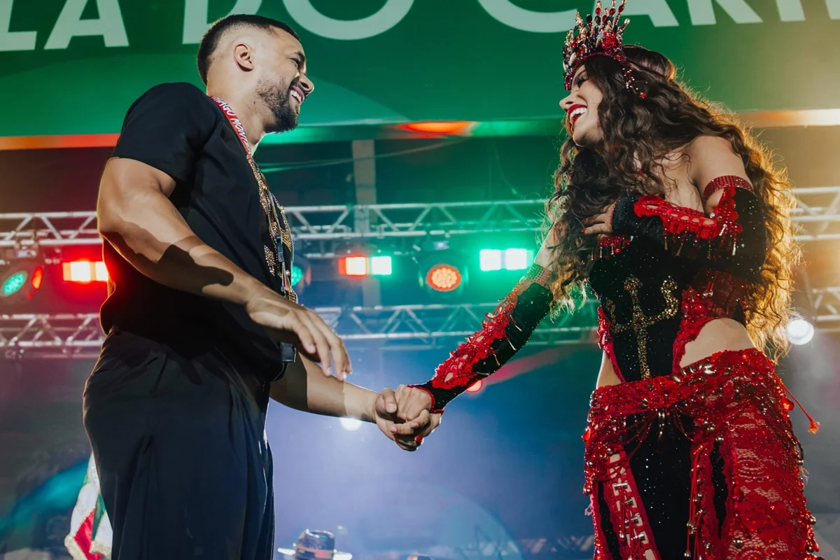 "De outras vidas", diz Mestre Fafá sobre conexão com Anitta na Grande Rio - Metrópoles