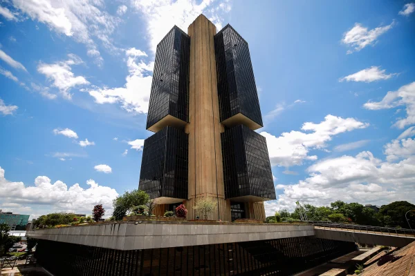 Endividamento das famílias chegou a 49,9% em agosto, segundo BC