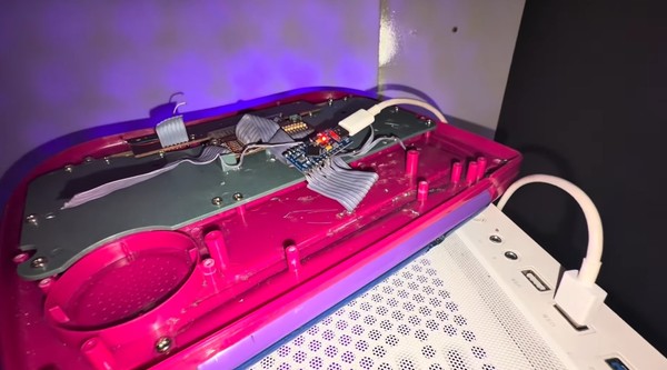 Menina ressuscita PC da Xuxa e transforma em computador com Linux