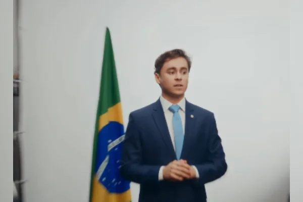 Juiz nega excluir vídeo em que Danilo Gentili chama Nikolas de "viado"