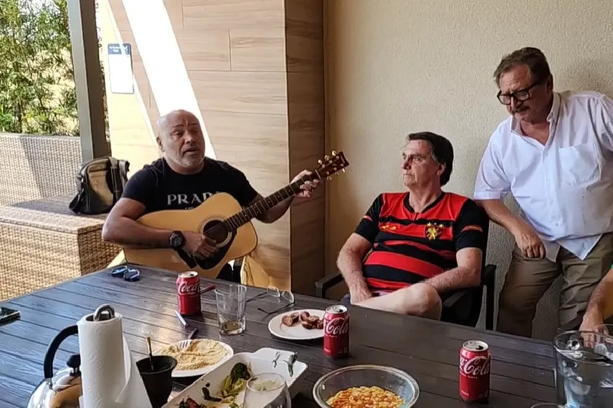 “Rick é inesquecível”, diz Flávio Bolsonaro após morte do cantor
