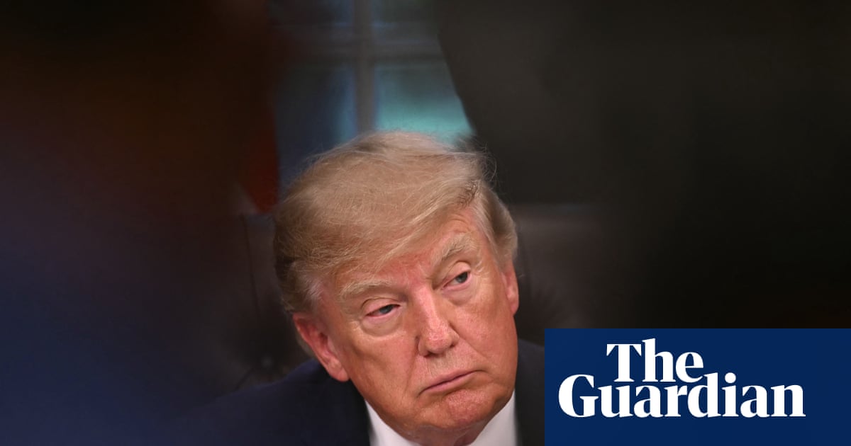 Anúncios da campanha de Trump pagos com dinheiro público violam a lei federal, dizem críticos