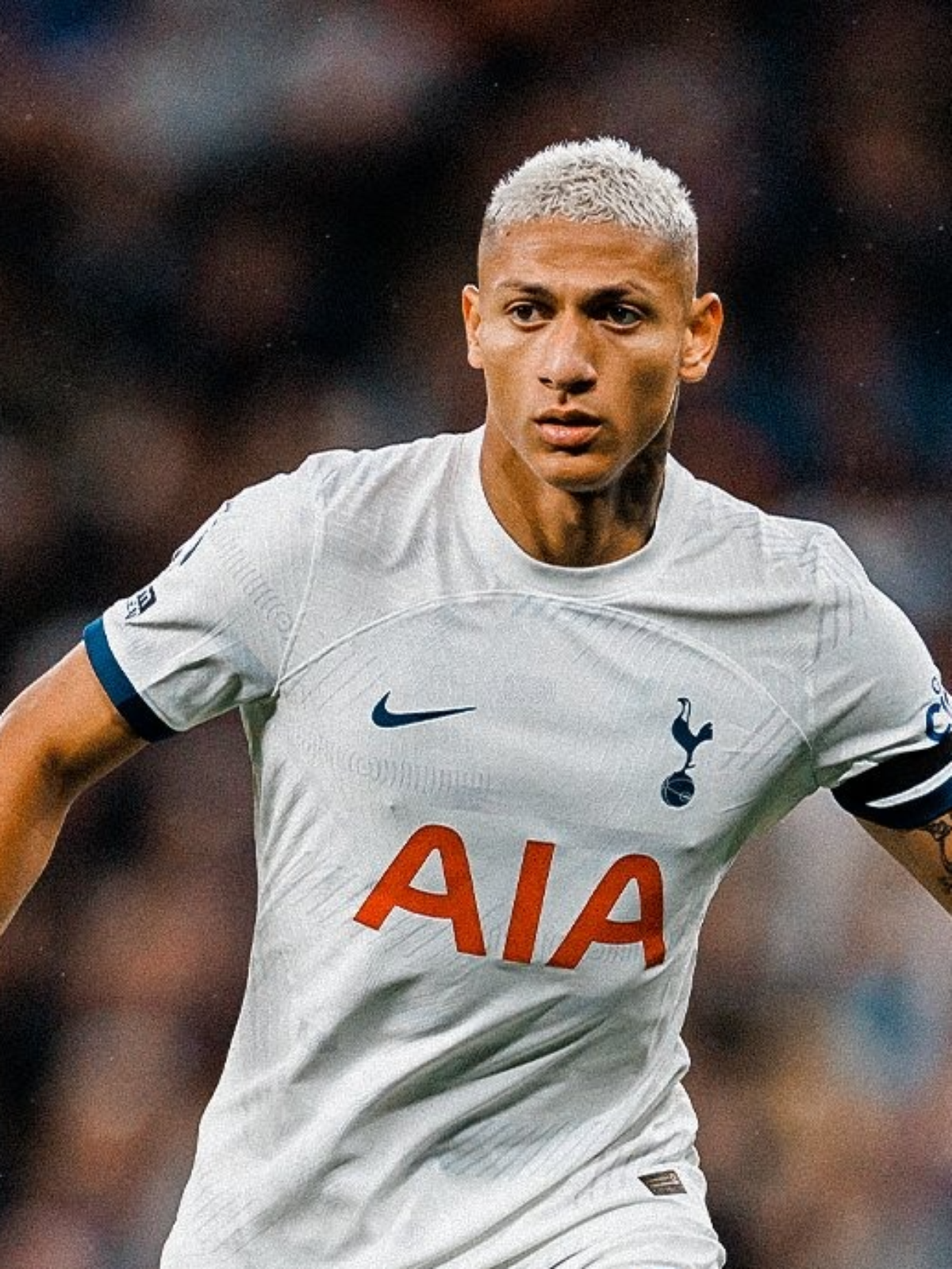 Richarlison cobra Willer Tomaz e cita disputa judicial com o advogado por mansão