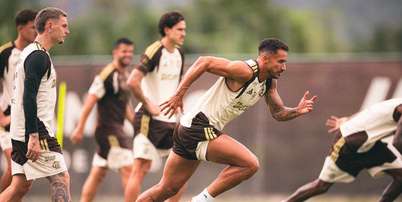 Flamengo entrar&aacute; em campo modificado por conta de suspens&otilde;es - Foto: Adriano Fontes / Flamengo / Jogada10