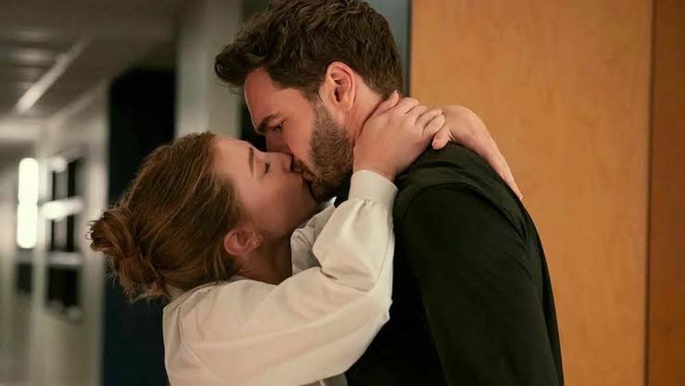 O filme A Hipótese do Amor é baseado no best-seller homônimo da autora Ali Hazelwood — Foto: Divulgação/Amazon Studios