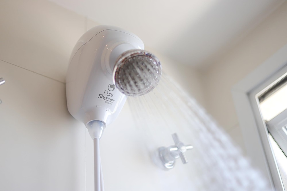 Avalie bem qual a potência ideal do chuveiro para a sua casa na hora da compra — Foto: Divulgação/Pure Shower
