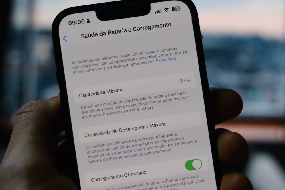 Com a saúde da bateria acima de 80%, o celular ainda pode oferecer boa autonomia no dia a dia e não precisa ser substituído tão cedo — Foto: Danilo Paulo/TechTudo