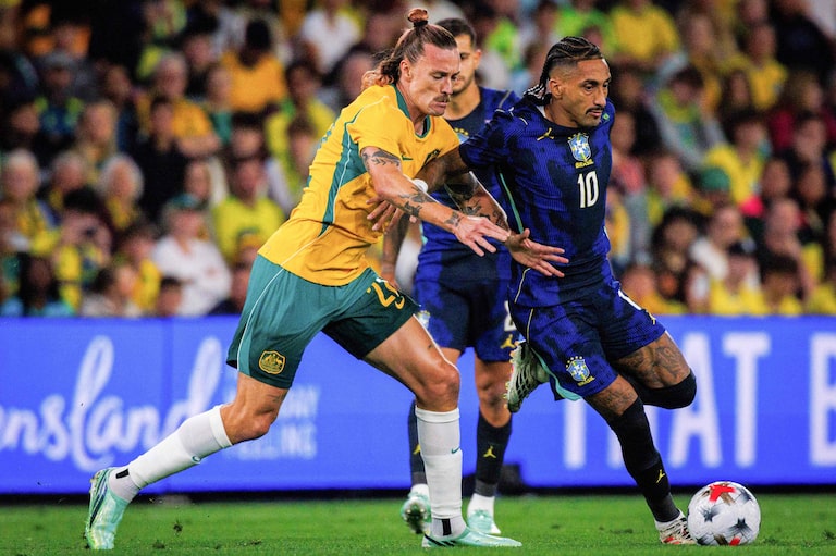 Brasil evolui com novo esquema de Ancelotti e vence Austrália de virada em jogo de seis gols