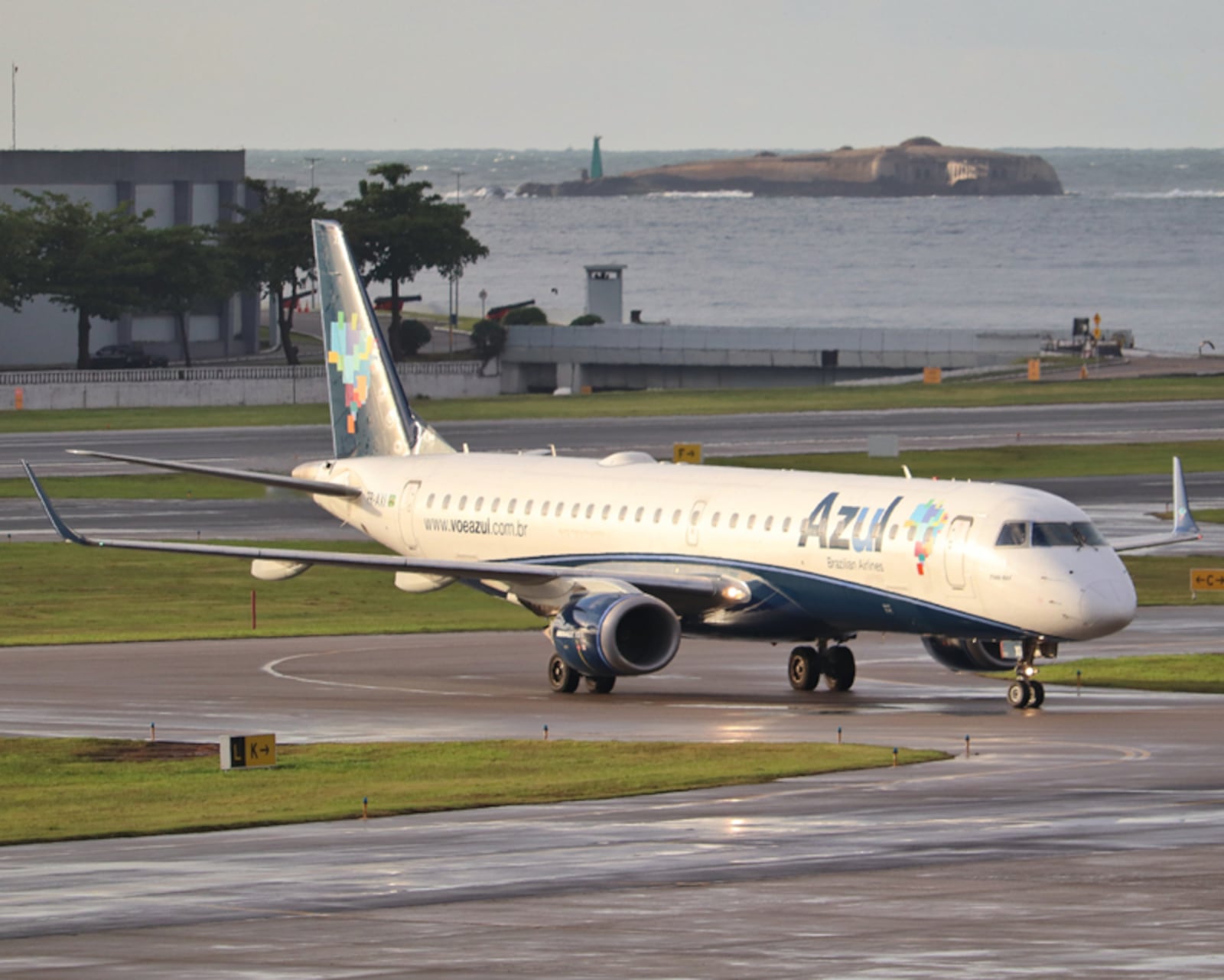 Embraer E-195 E2: pane no sistema de GPS Vinicius Magalhães