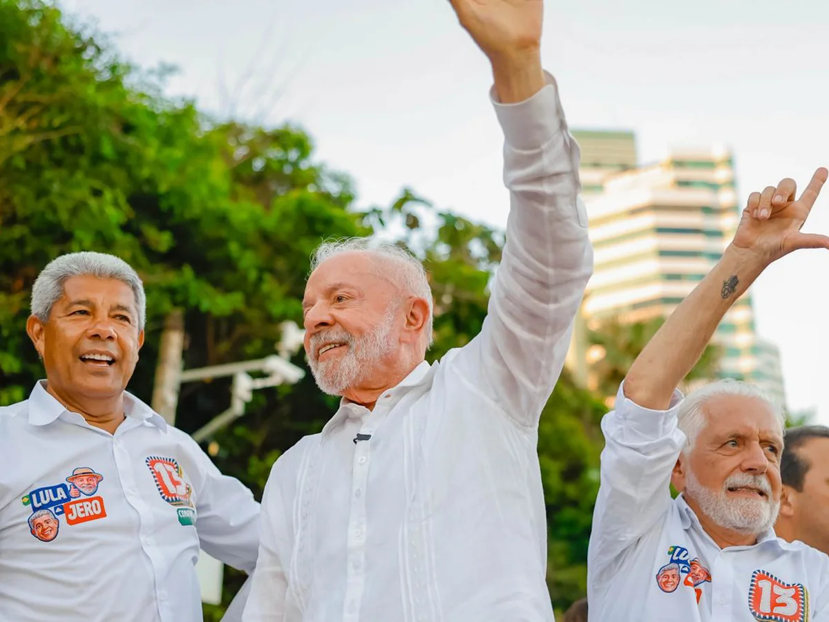 Na Bahia, Lula chama ACM Neto de jóquei de cabrito e Flávio de mequetrefe
