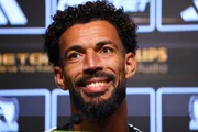 Vozinha fala do sucesso após a Copa: "Não tenho mais privacidade"
