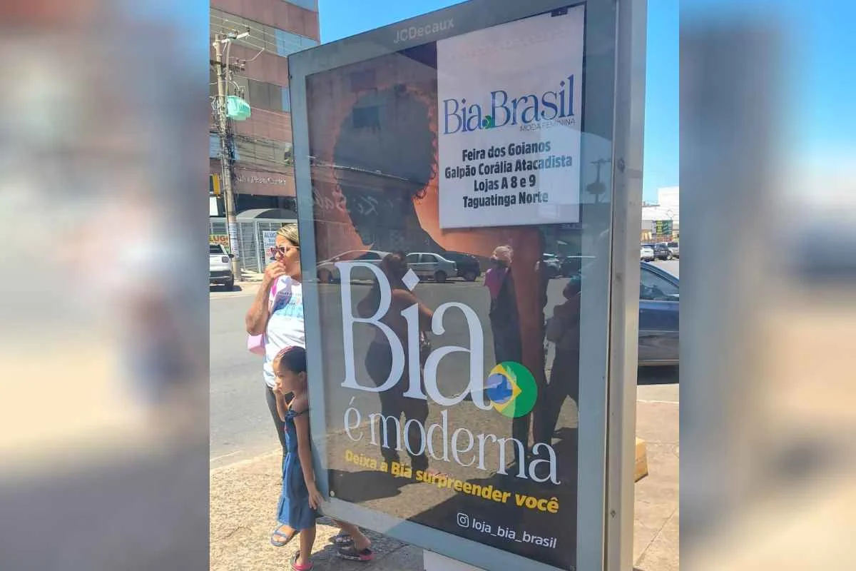 Juiz do TRE manda Bia Kicis e loja de roupas retirarem publicidade "ardil"