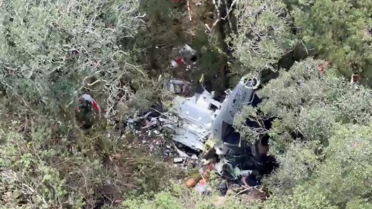 Vídeo mostra local da queda em SC e destroços de helicóptero que levava Rick e mais 4 pessoas