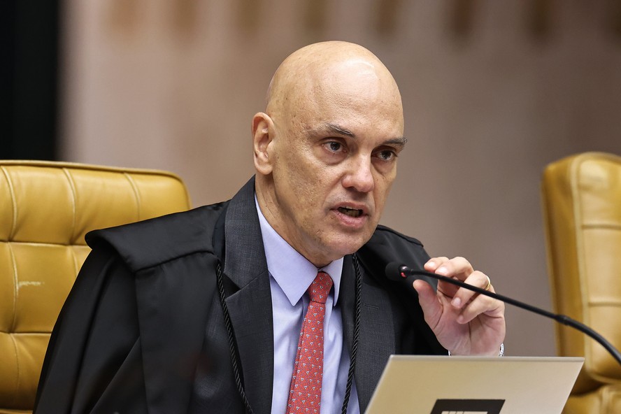 Moraes se declara impedido de relatar pedido de registros do Senado que cita esposa e Vorcaro