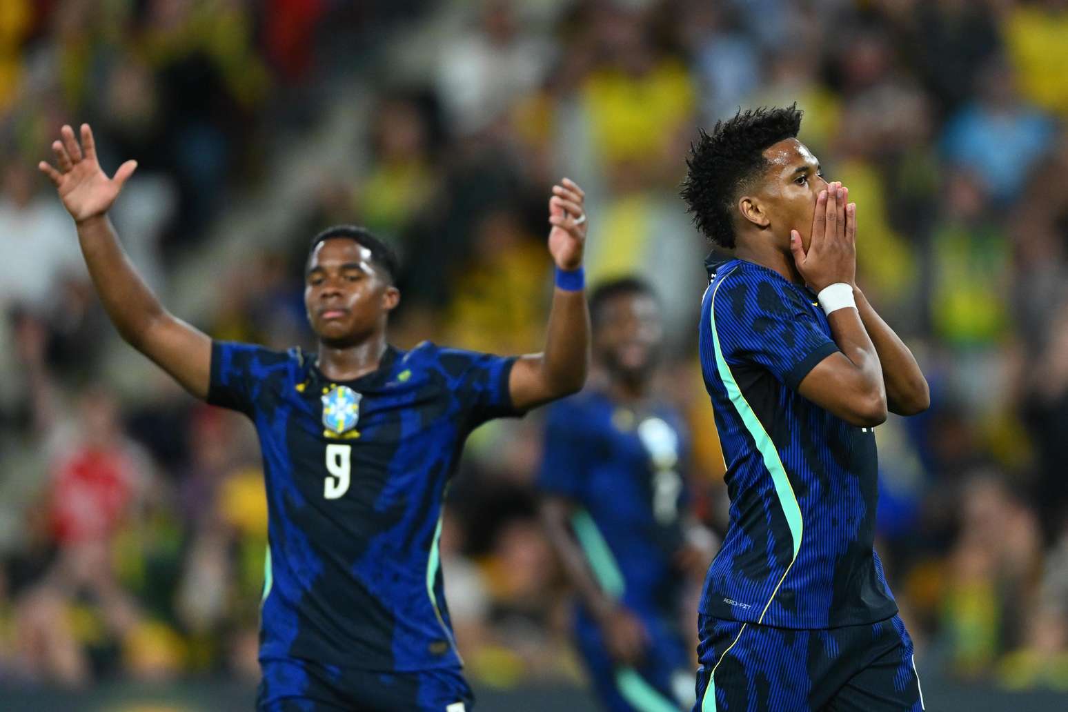 Endrick e Estev&atilde;o durante o segundo amistoso da Sele&ccedil;&atilde;o contra a Austr&aacute;lia