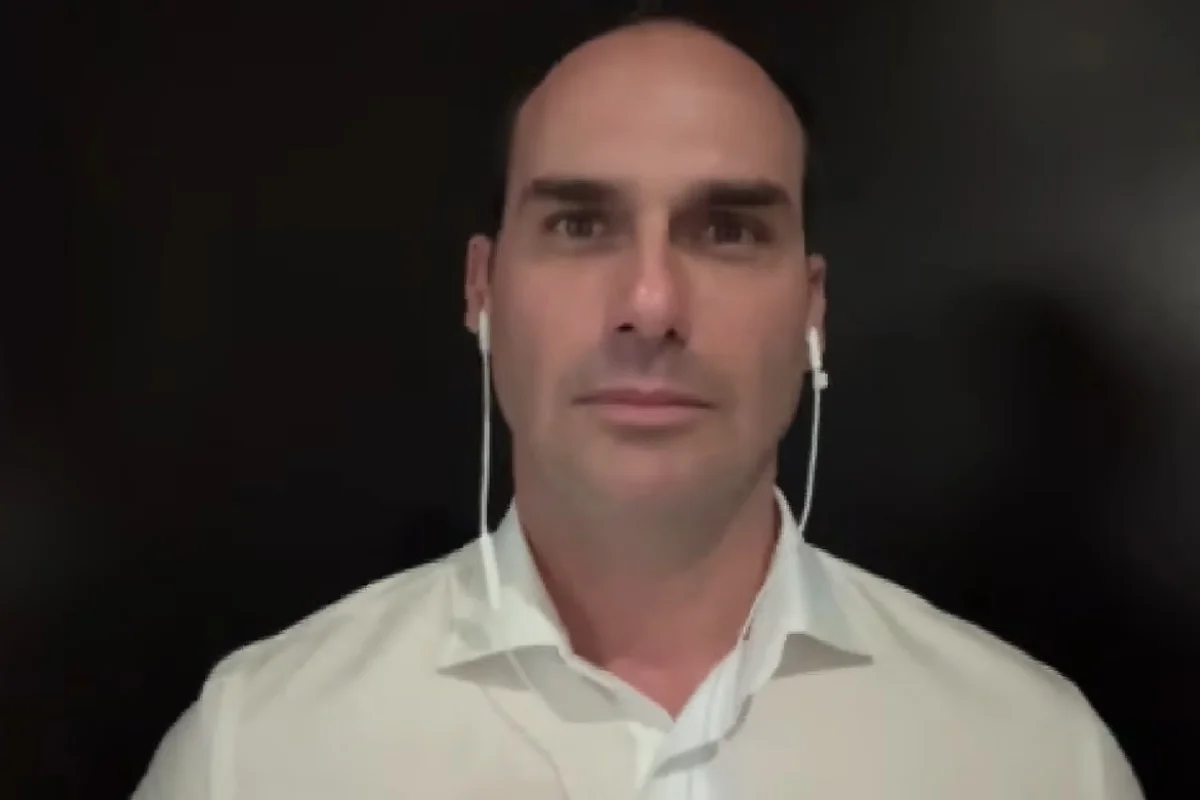 "Se prostitui por cargo", insinua Eduardo Bolsonaro sobre Simone Tebet