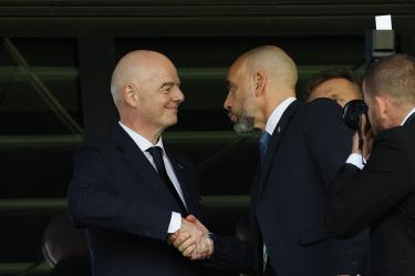 Gianni Infantino platicó con con Cezary Kulesza, presidente de la Federación polaca de futbol