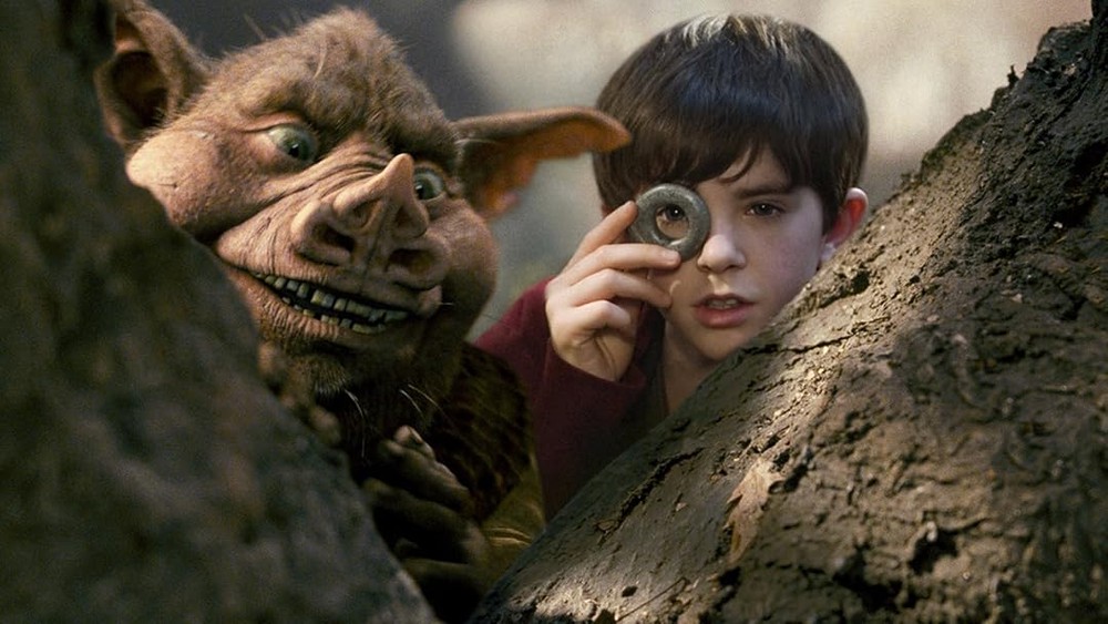O ator Freddie Highmore dá vida ao gêmeos no filme As Crônicas de Spiderwick — Foto: Divulgação/Amazon Prime Video