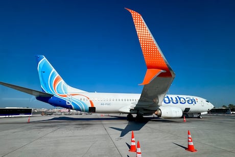 Piloto é esfaqueado na cabine, avião mergulha no ar e voo pousa em emergência