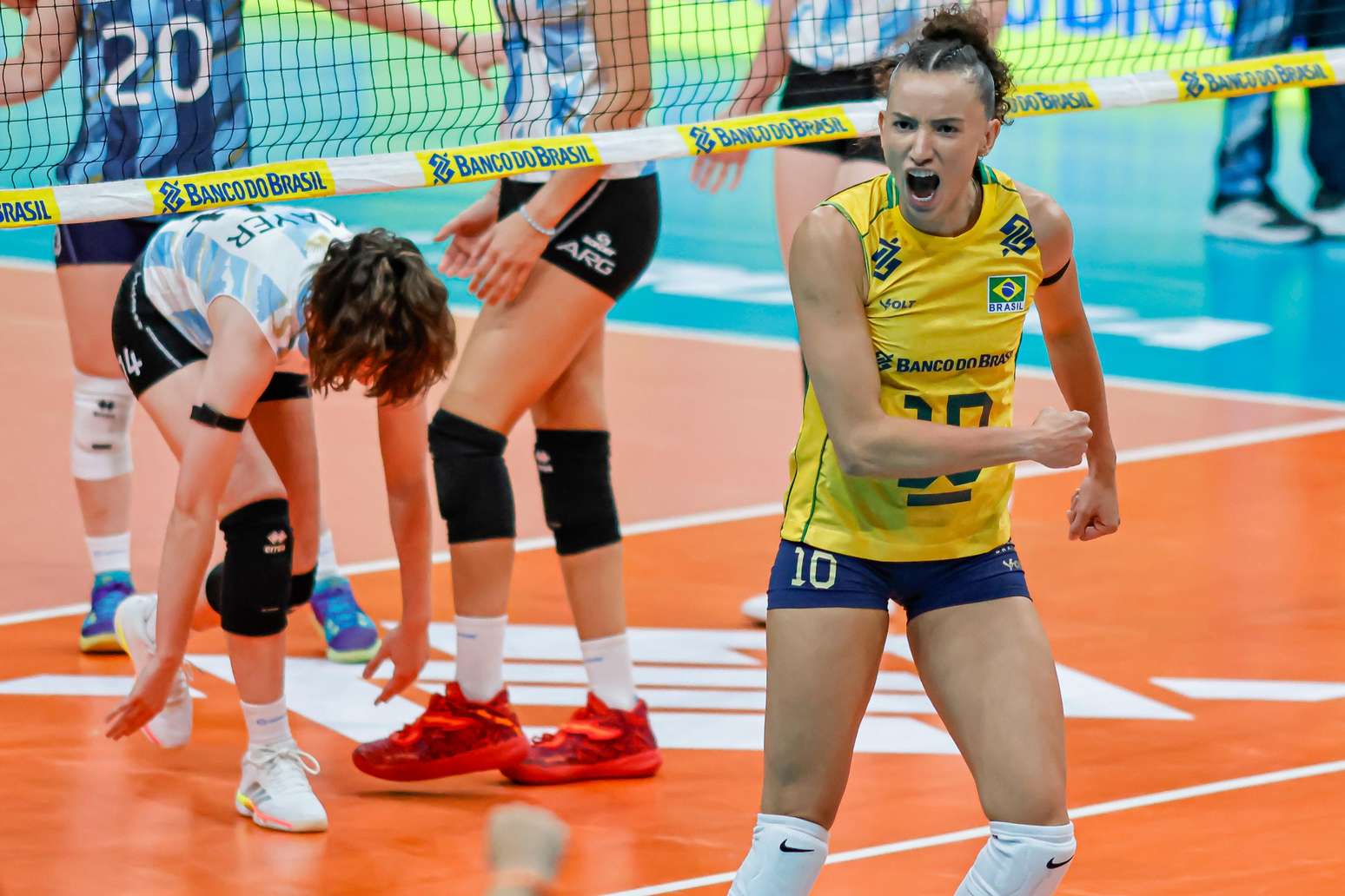 Brasil vence Argentina no vôlei feminino e garante vaga nas Olimpíadas