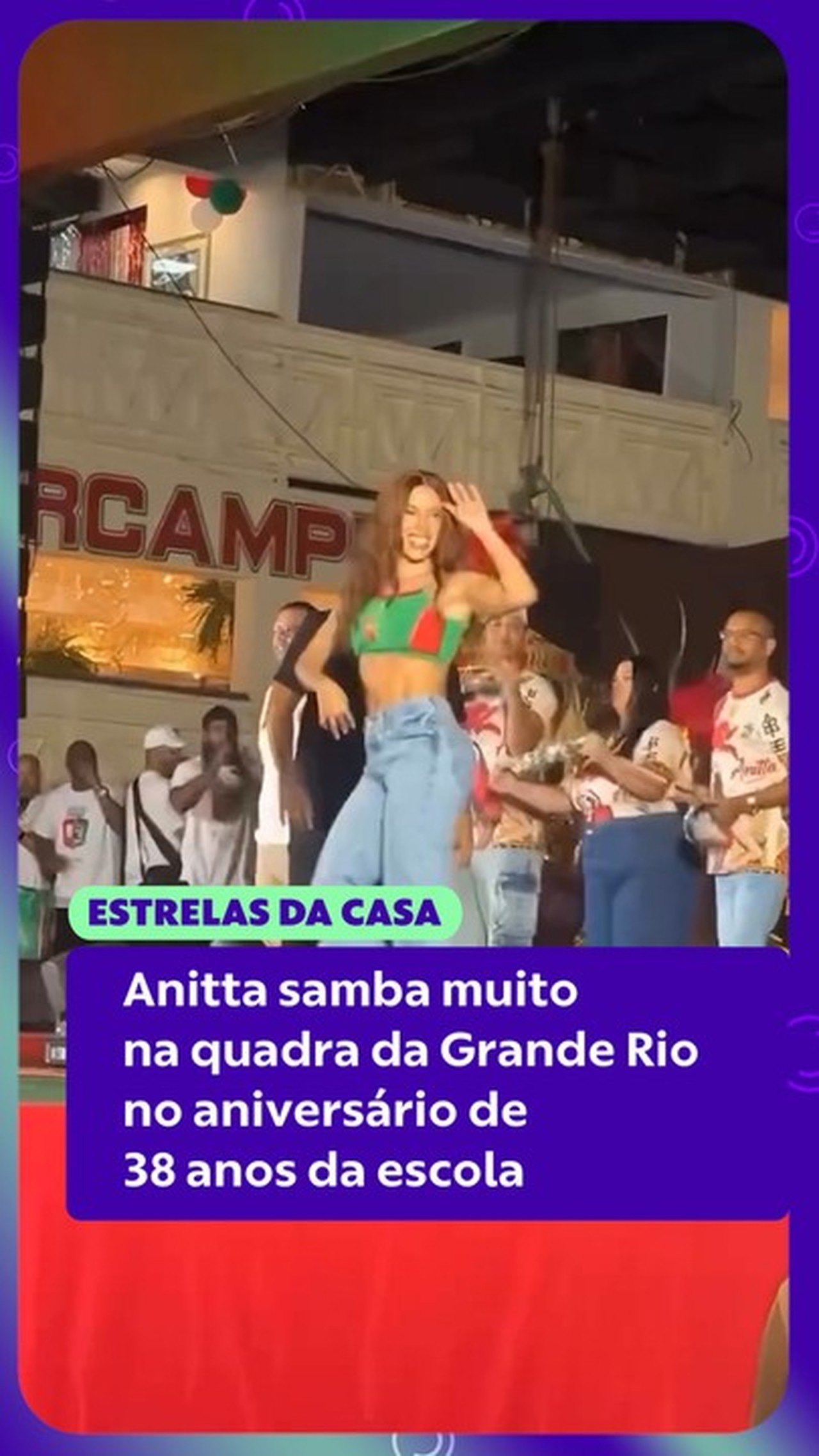 Anitta samba muito na quadra da Grande Rio no aniversário de 38 anos da escola