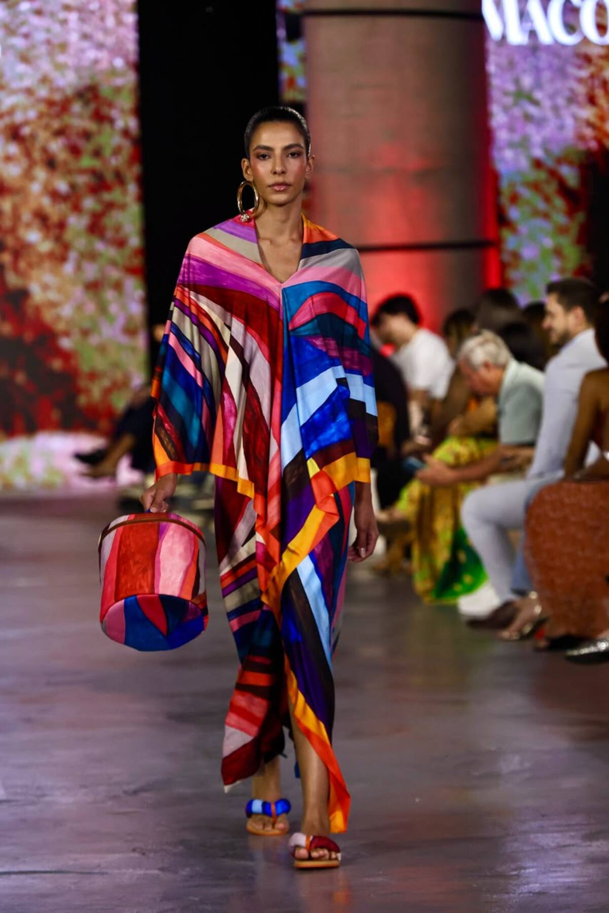 Estampas vibrantes da Almacor