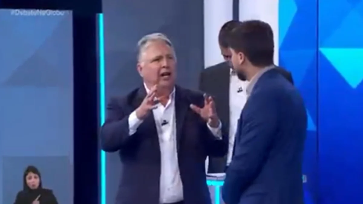 Em debate, Garotinho cita programa "leitinho feliz" e faz adversários rirem