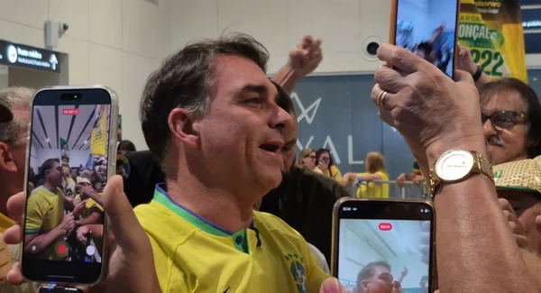 Campanha de Flávio fica satisfeita com tour pelo Nordeste e projeta avanço