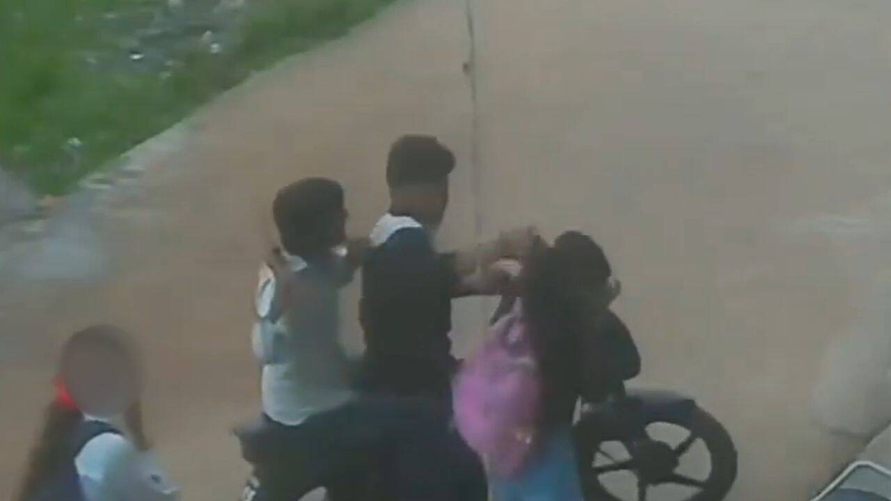 'Ameaçada com fotos manipuladas': Adolescente de Gwalior violada por vizinho de 17 anos no dia do horror em Jamui