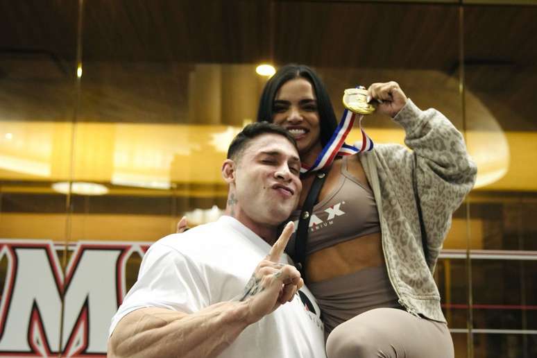 Esposa defende Ramon Dino pelo desempenho no Mr. Olympia: 'Ninguém apaga o que você já fez'