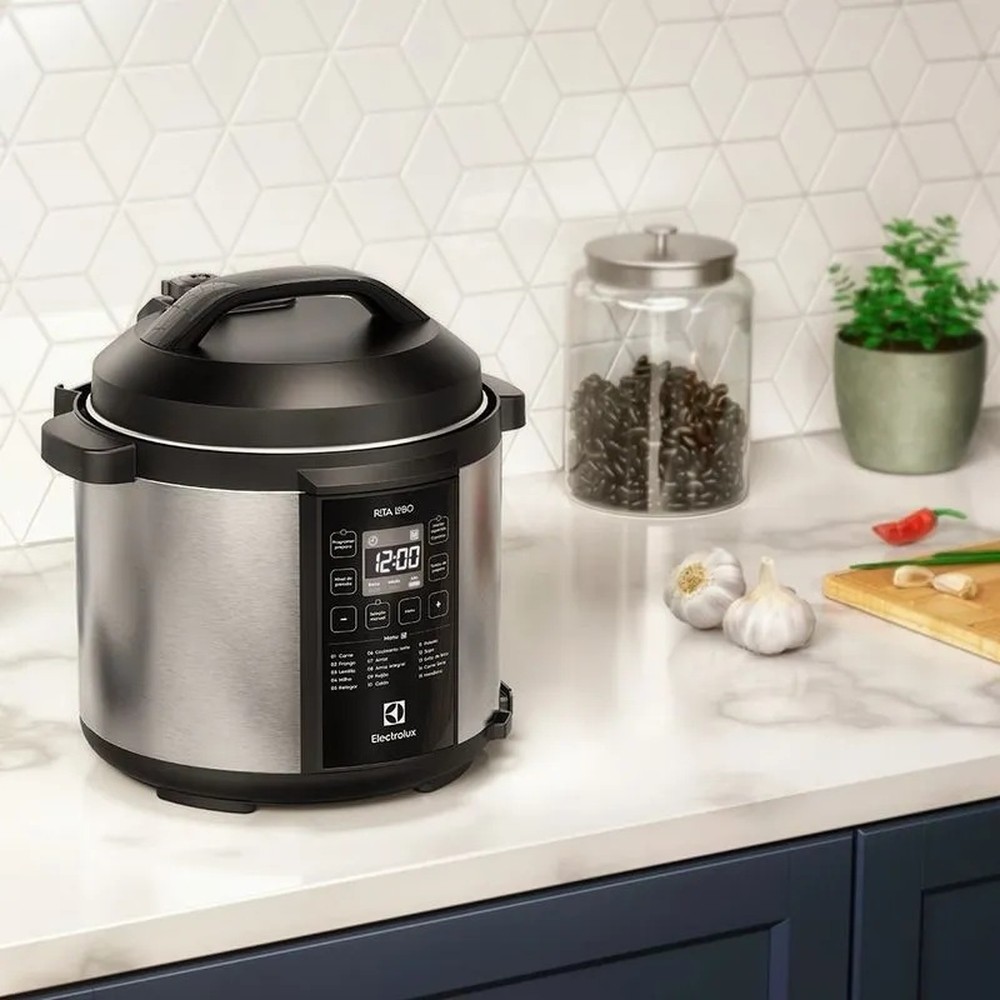 Panela de Pressão Elétrica Electrolux por Rita Lobo é o modelo que apresenta o melhor conjunto de funcionalidades — Foto: Electrolux/Divulgação