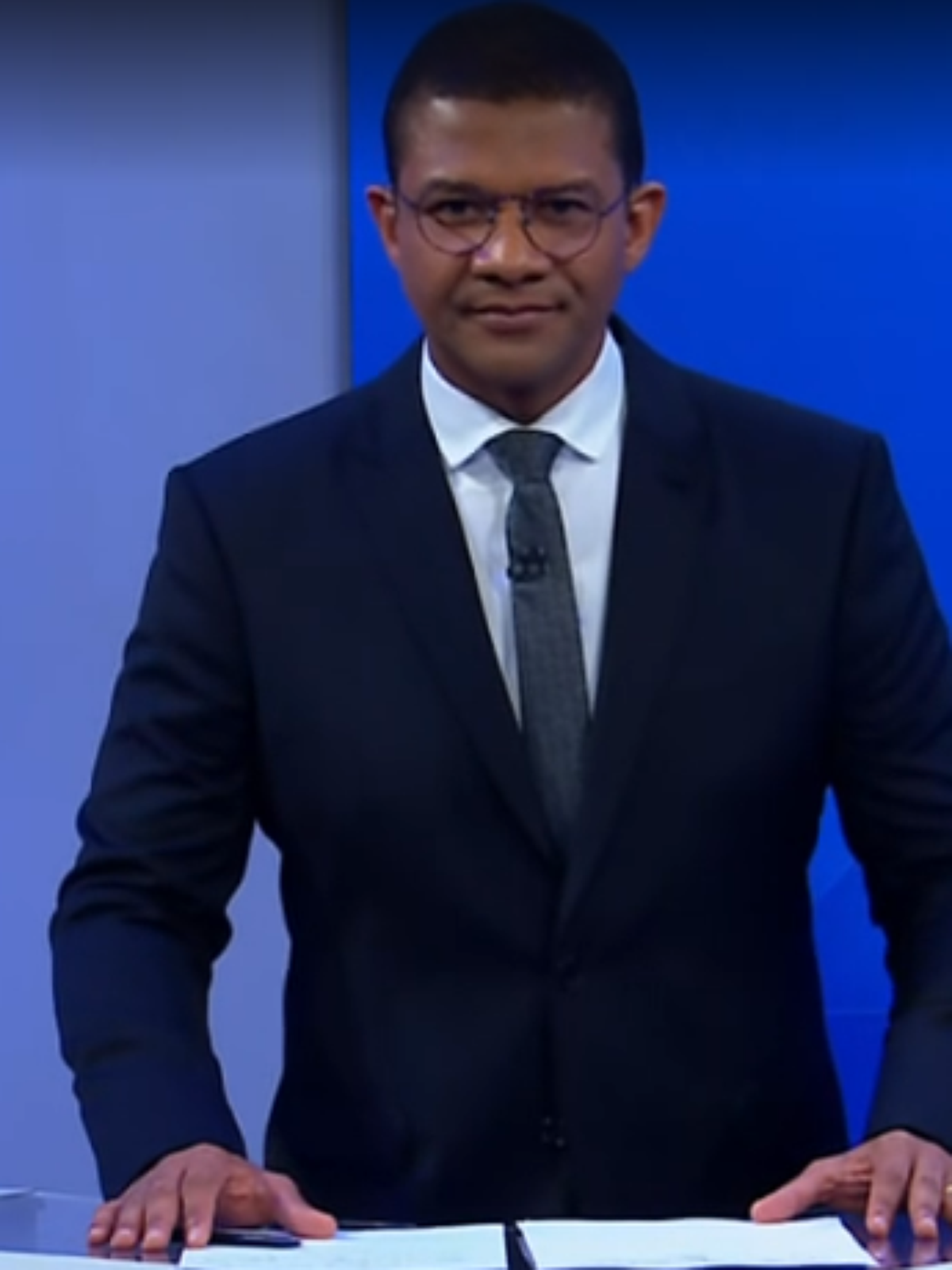 João Campos cita patrocínio de bets a Globo, e emissora faz editorial em debate de PE