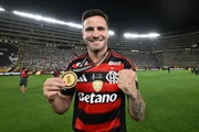 Saúl, do Flamengo, viraliza com músicas de teor sexual nas redes sociais