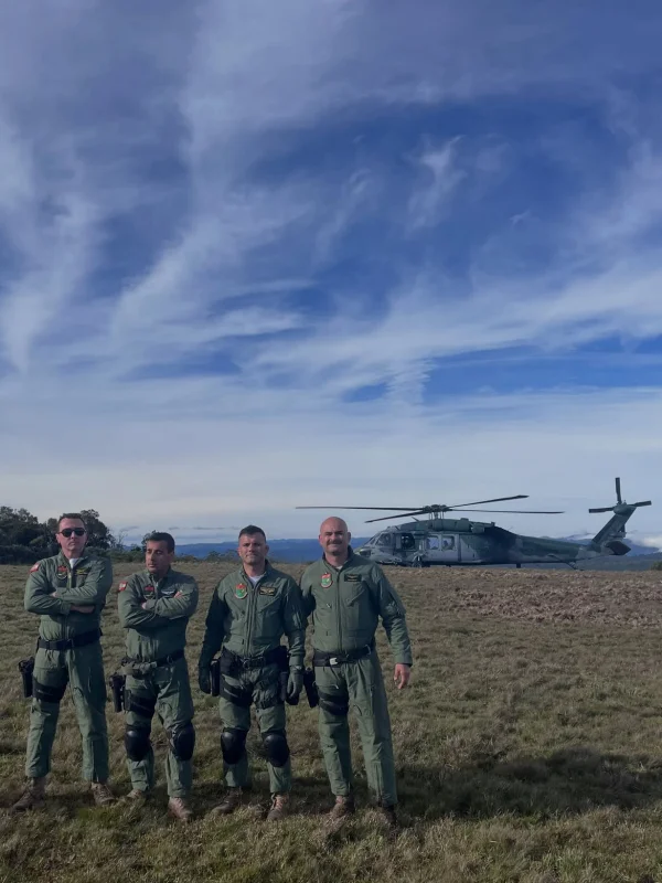 Imagens mostram operação após queda de helicóptero que levava Rick e Bruno