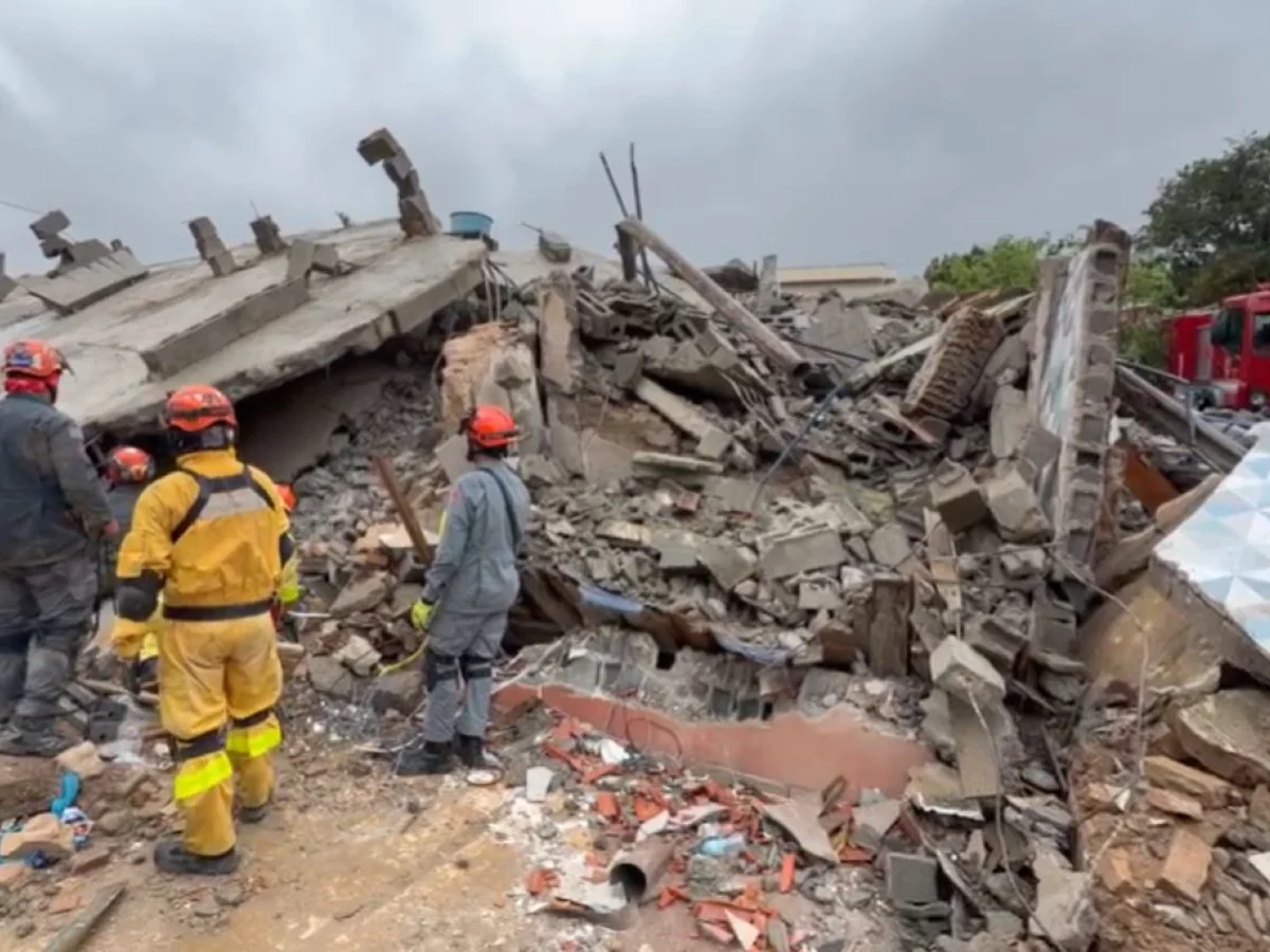Quatro podem ser indiciados por homicídio por queda de prédio, diz polícia