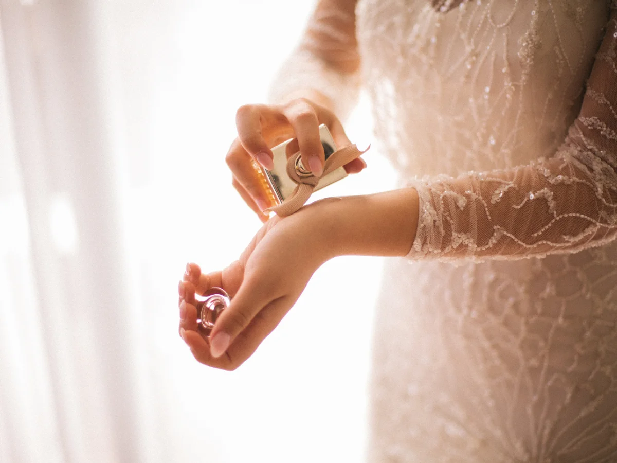 Noiva gera debate ao pedir que convidados não usem perfume no casamento