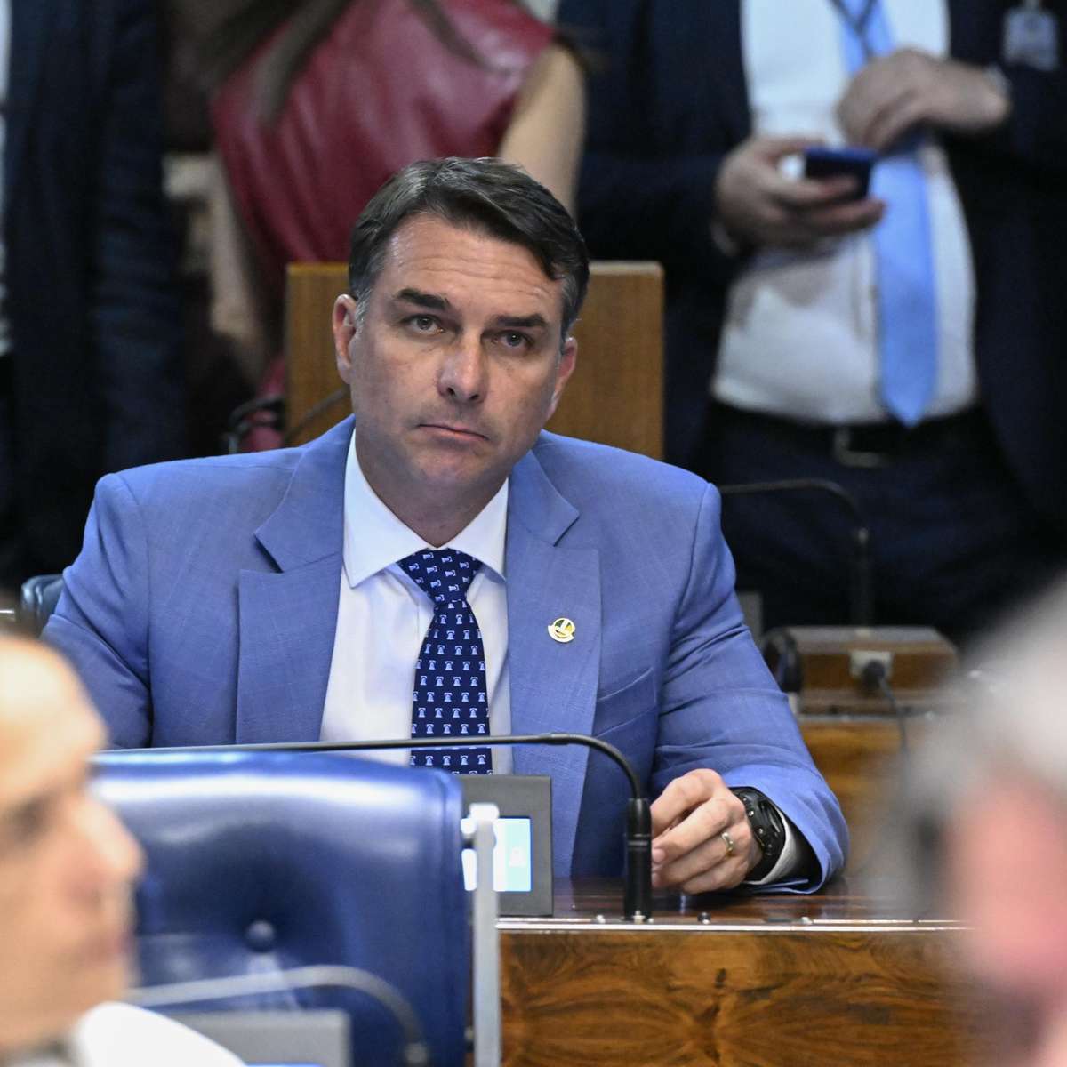 Ex-sócio de Flávio Bolsonaro relata pagamento de Rolex, encontros de senador com gp e lobby com Kassio, diz site