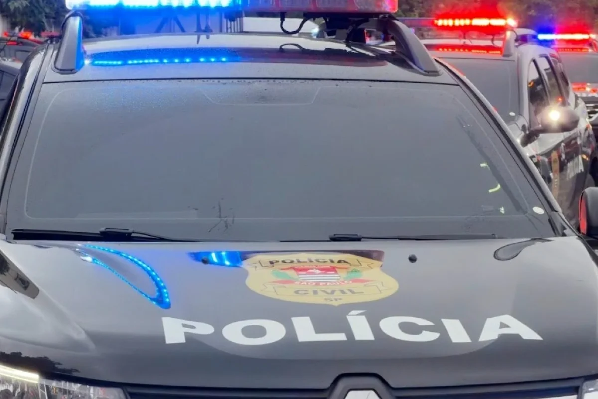 Imagem colorida de viatura da Polícia Civil. Metrópoles