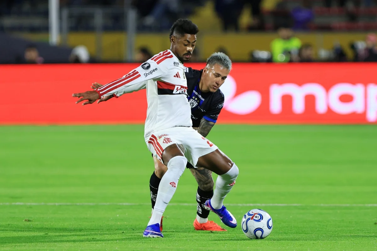 Flamengo e Leonardo Jardim são multados pela Conmebol por atraso em partida