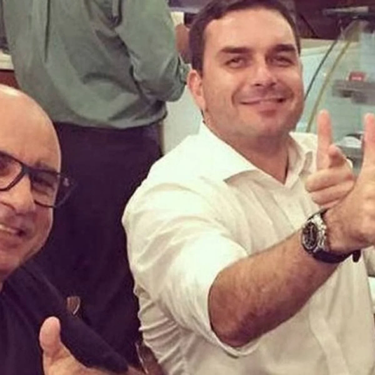 O elo inquebrantável entre os Bolsonaro e o crime que já usou farda